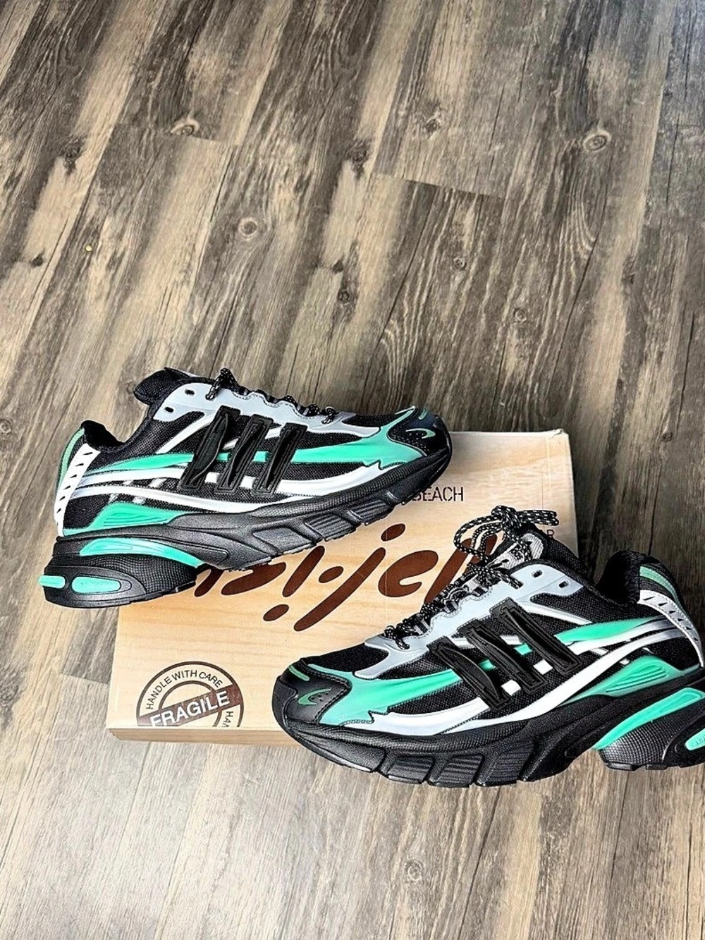 adidas Pharrell Williams x adidas Adistar Jellyfish Crystal Sand Adistar